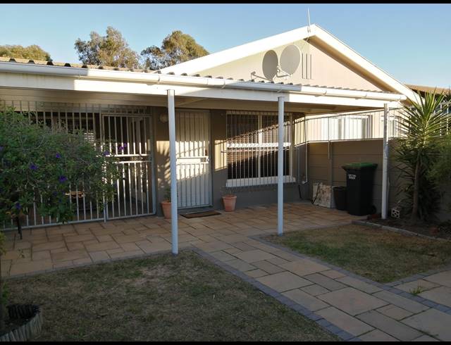 2 BEDROOM HOUSE FOR SALE IN PLATTEKLOOF GLEN